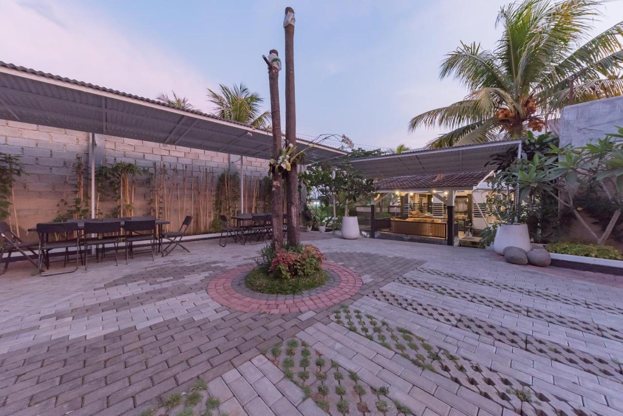Urbanview Hotel Khayrizsan Tasikmalaya By Reddoorz Esterno foto